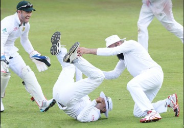 Alviro Petersen of South Africa takes a catch to dismiss Kraigg Braithwaite of West Indies off Morne Morkel’s bowling during day 3 of the 1st Test match between South Africa and West Indies at SuperSport Park yesterday in Pretoria, South Africa. (Photo by Duif du Toit/Gallo Images)