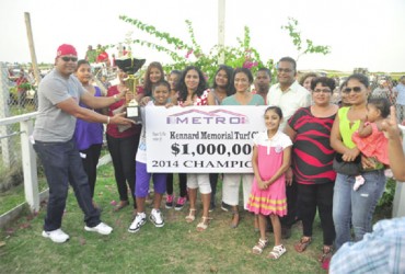  Guyana’s premier trotter, Score’s Even with jockey Rad Drepaul in the stirrups gallops to a six-length gate-to-pole victory in the feature A and Lower 1200m Boxing Day event at the Kennard’s Memorial Turf Club. (Orlando Charles photo) 