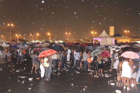 Though it was a wet night patrons turned out in their numbers, albeit with their umbrellas, for the ‘More Beres’ concert.