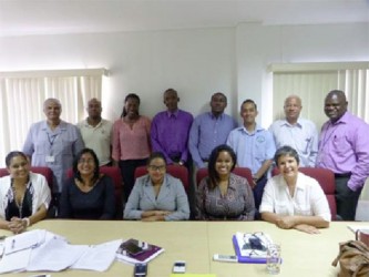 Members of the committee (Ministry of Natural Resources photo) 