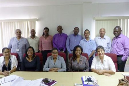 Members of the committee (Ministry of Natural Resources photo)

