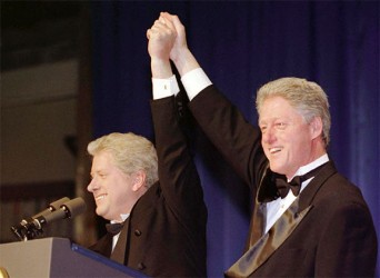 President Bill Clinton and his “Saturday Night Live” iteration Darrell Hammond (L), at the 53rd annual Radio-Television Correspondents Dinner in Washington, April 10, 1997. (Reuters/Files) 