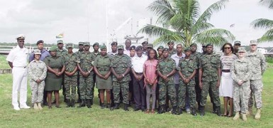 The participants in the meeting (US Embassy photo) 