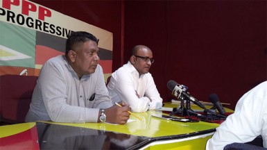 Bharrat Jagdeo (right) and PPP Secretary Zulfikar Mustapha at the press conference  