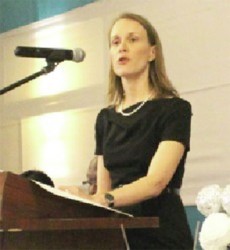 Dr Nicole Giles