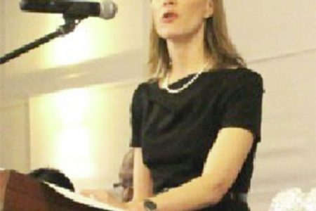 Dr Nicole Giles