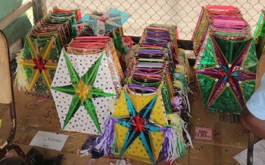 A pile of kites awaiting sale (Photo by Arian Browne)
