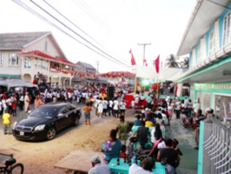 The crowd scattered across First Avenue, Bartica for the PPP/C’s rally yesterday.  