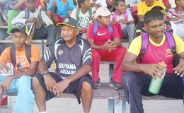 Alvin Kallicharran bonds with the young PMCC players