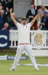 England’s Alastair Cook celebrates after winning the first test.  Reuters / Philip Brown 