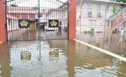 The flooded entrance of the Ministry of Presidency today (GINA photo)