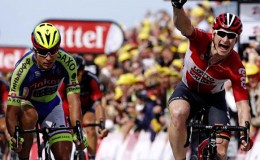 Lotto-Soudal rider Andre Greipel of Germany (R) celebrates as he wins ahead of Tinkoff-Saxo rider Peter Sagan of Slovakia (L) at the 166-km (103.15 miles) second stage of the 102nd Tour de France cycling race from Utrecht to Zeeland, yesterday.
REUTERS/BENOIT TESSIER
