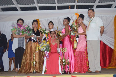 Ministers  Sydney Allicock (right) and Valerie Garrido-Lowe (left) with Miss Moruca 2015 and the runners-up after the pageant (GINA photo) 