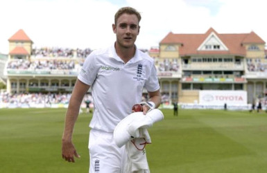  England’s Stuart Broad leaves the field after taking eight wickets Reuters / Philip BrownLivepic