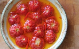  Tomatoes Confit (slow roasted) (Photo by Cynthia Nelson) 