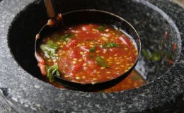 Fresh Tomato-basil Sauce (Photo by Cynthia Nelson) 