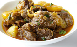  Lamb Curry with Potatoes (Iron + Vitamin C)  Photo by Cynthia Nelson
