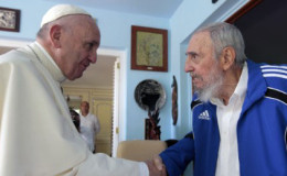 Pope Francis meeting Fidel Castro yesterday (CNN)