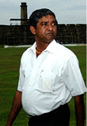 Jayananda Warnaweera banned from pitch preparation at Galle 