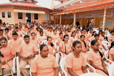 The graduating class of 2015 and other students  of the Saraswati Vidya Niketan Secondary School. (Ministry of the Presidency photo)