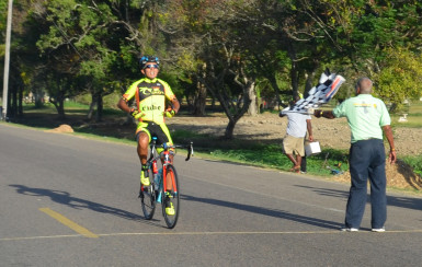 Team Coco’s Jaime Ramirez biking in solo to take the second stage. (Orlando Charles photo) 