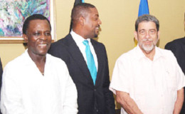 Grenada’s Prime Minister Dr Keith Mitchell (left) along with WICB President Dave Cameron (centre) and St Vincent and the Grenadines Prime Minister Dr Ralph Gonsalves chat following a meeting earlier this year in Grenada to discuss cricket governance.
