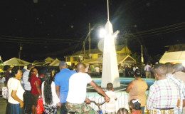 Residents were wowed by the lit monument. (Ministry of Public Infrastructure photo)