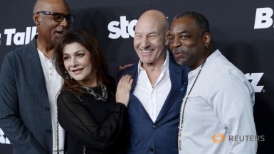 Cast member Patrick Stewart (2nd R) poses with "Star Trek" franchise actors Michael Dorn (L) Marina Sirtis and LeVar Burton (R) during Los Angeles premiere of "Blunt Talk" at the DGA Theater in Los Angeles, California August 10, 2015. REUTERS/Kevork Djansezian