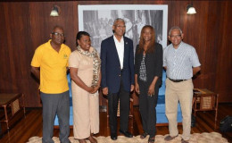 President David Granger this morning met with (second, right) Dr. Mellissa Ifill, President of the University of Guyana Senior Staff Association, and a team comprising (from left) Bruce Haynes, President of the University of Guyana Workers Union; Dr. Pat Francis, immediate past president of the UGSSA; and Thomas Singh, executive member of the UGWU, at the Ministry of the Presidency to follow up on discussions on matters concerning the university (GINA photo)