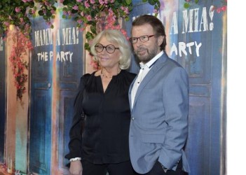 ormer Abba member Bjorn Ulvaeus and his wife Lena Kallersjo arrive for the premiere of "Mamma Mia! The Party" at Tyrol restaurant in Stockholm, Sweden, January 20, 2016. REUTERS/Anders Wiklund/TT News Agency