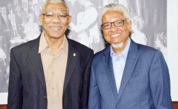 President David Granger (left), yesterday, met with Chancellor of the University of Guyana, Professor Nigel Harris to discuss matters related to the repositioning of the institution such as effective governance, finance and the maintenance of infrastructure, enhancing research capabilities and students’ experience. (Ministry of the Presidency photo)
