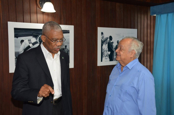 President David Granger (left) and Sir Shridath Ramphal (Ministry of the Presidency photo)