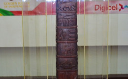 The mini totem pole on display at Castellani House (GINA photo)