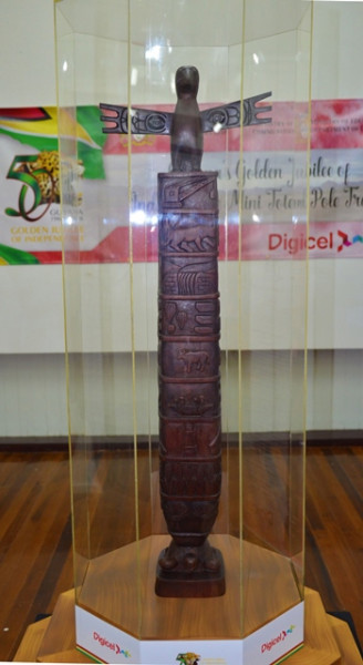 The mini totem pole on display at Castellani House (GINA photo)