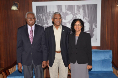 President David Granger (centre) is flanked by Hamley Case and Clarissa Riehl (Ministry of the Presidency photo)  