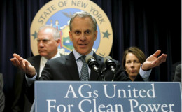 New York Attorney General Eric Schneiderman speaks at a news conference with other U.S. State Attorney’s General to announce a state-based effort to combat climate change in the Manhattan borough of New York City, March 29, 2016. REUTERS/Mike Segar
