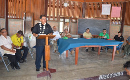 Minister of Indigenous Peoples’ Affairs, Sydney Allicock addressing the students at the meeting at Bina Hill Institute (GINA photo)
