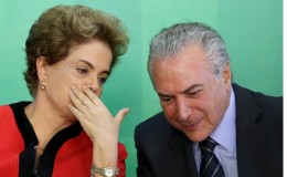 Brazil's President Dilma Rousseff (L) talks to Vice President Michel Temer at the Planalto Palace in Brasilia, Brazil, in this March 2, 2016 file photo. REUTERS/Adriano Machado/Files
