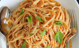 Comforting - Linguini dressed with Marinara (Photo by Cynthia Nelson)
