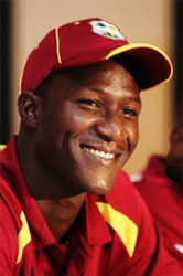 West Indies captain Darren Sammy, left  has gained the backing of Sir Vivian Richards. 