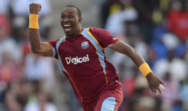 West Indies all-rounder Dwayne Bravo … first bowler to take 300 wickets in T20s. (file photo) 