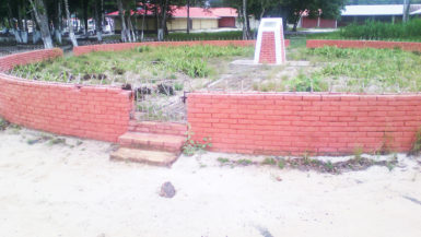  A monument in the schools’ compound 