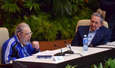 Cuba’s former president Fidel Castro (L) sits next to his brother and Cuba’s president Raul Castro during the closing ceremony of the seventh Cuban Communist Party (PCC) congress in Havana April 19, 2016. Omara Garcia/Courtesy of AIN/Handout via Reuters 