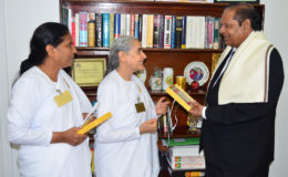 Renowned Brahma Kumaris Missionary for Peace, Sister Jayanti (centre), paid a courtesy call on Prime Minister Moses Nagamootoo on April 25, GINA said.Sister Jayanti was in Guyana for the celebration of 40 years of the Raja Yoga Centre.She was accompanied by Sister Jean, Coordinator of the Raja Yoga Centre.  (GINA photo)