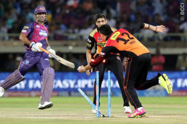 KEY WICKT! Mahendra Singh Dhoni is run out attempting a suicidal second run. (Photo courtesy of IPL website)
