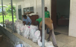 CDC officials preparing hampers for distribution in Moraikobai over the weekend. (GINA photo)