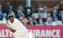 Rangana Herath ended with figures of 4-35 after his hat-trick. (Reuters photo)
