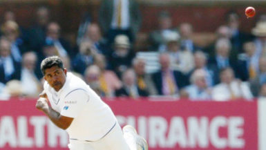 Rangana Herath ended with figures of 4-35 after his hat-trick. (Reuters photo)