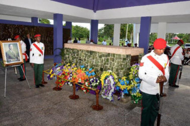 The Mausoleum with soldiers adopting a traditional stance of respect. (Ministry of the Presidency photo)