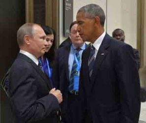 Russian President Vladimir Putin (L) meets with U.S. President Barack Obama on the sidelines. Sputnik/Kremlin/Alexei Druzhinin/via REUTERS 